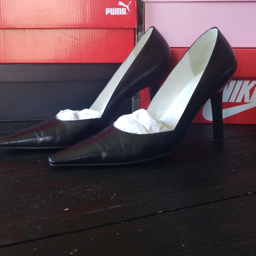 BCBG super pointy black Katchen-k  pumps 8